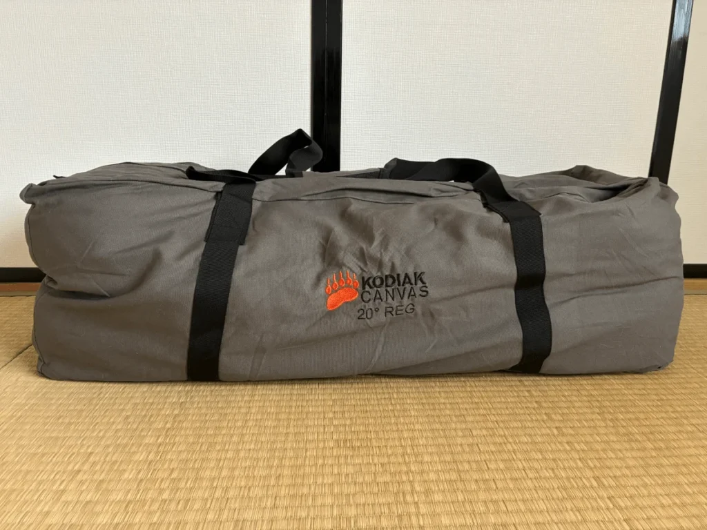 KODIAK CANVAS Z Top Sleeping Bag 20° Reg
収納した状態