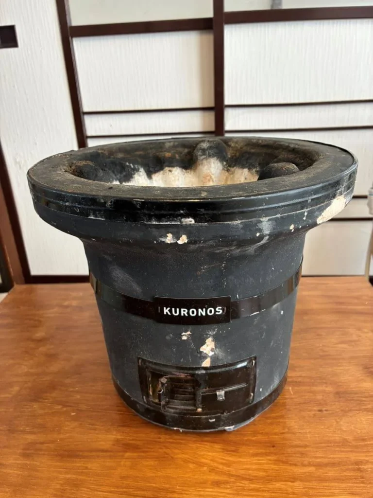 ミニマル化の代償。運搬中の揺れで欠けた珪藻土