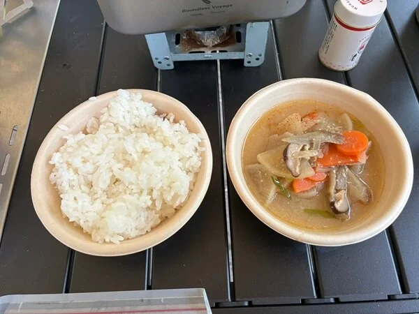 湯の元温泉キャンプ場すぎうらんどでの朝ごはん