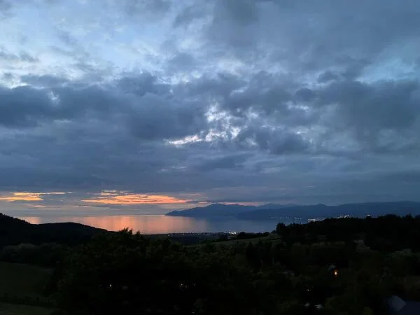 19:44 岩内町の空の様子