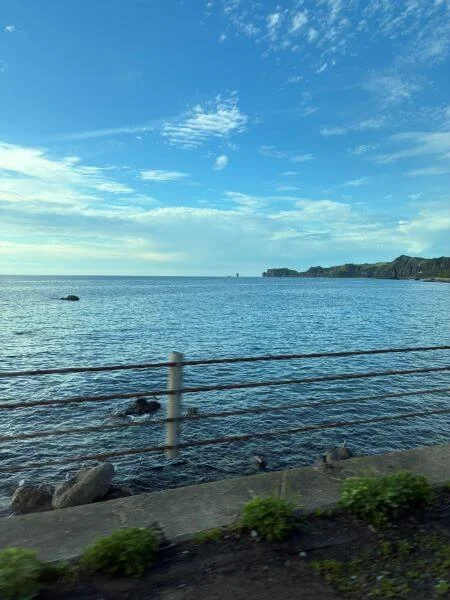 積丹半島、積丹町を走行中