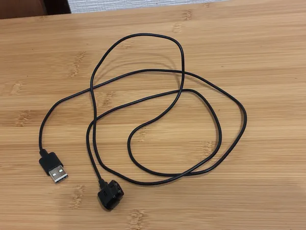 LEDLENSER専用の充電ケーブル