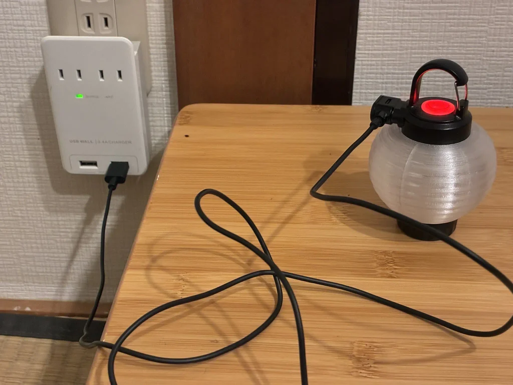 LEDLENSER充電しているとこ